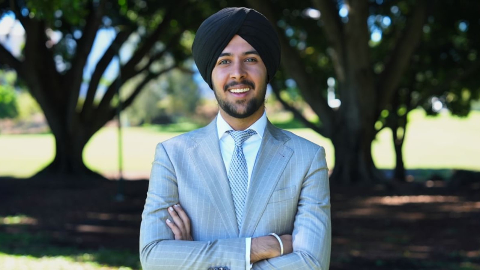 Meet the 23-Year-Old Agent Breaking Language Barriers and Building Trust