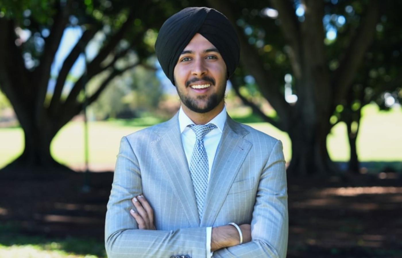 Meet the 23-Year-Old Agent Breaking Language Barriers and Building Trust